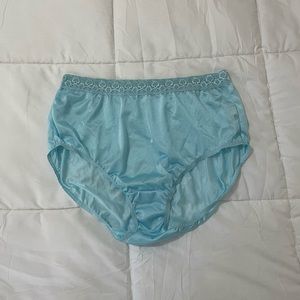 2/$10 Women’s Fruit of the Loom Panties. Sz 9